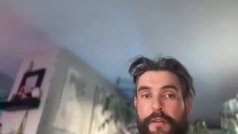 Snapshot of jellyfishfun chatting on December 2025 11:35:01 PM Guy Jones online show from December 2025 11:35:01 PM