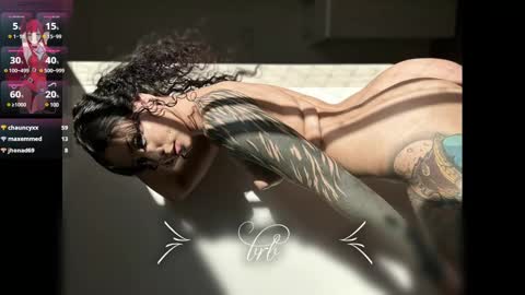 jen online show from December 2024 04:25:01 PM