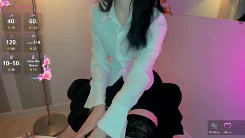 Molly online show from November 2025 06:46:01 AM