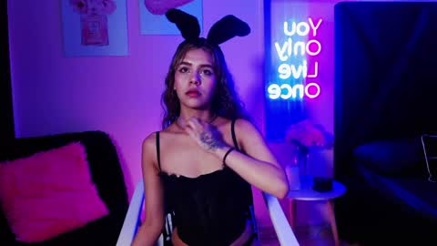 Snapshot of jeni_fire chatting on May 2026 01:07:02 PM jeni_fire online show from May 2026 01:07:02 PM