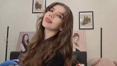 Snapshot of jenie_fire chatting on July 2026 01:29:02 PM Dolly online show from July 2026 01:29:02 PM
