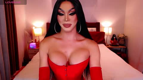Snapshot of jenifers_body chatting on December 2024 04:43:01 PM Queen Jenifer online show from December 2024 04:43:01 PM