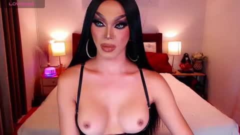 Snapshot of jenifers_body chatting on December 2024 09:27:01 PM Queen Jenifer online show from December 2024 09:27:01 PM