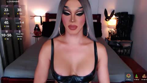 Queen Jenifer online show from November 2025 05:43:01 AM