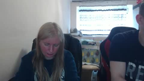 Snapshot of jenisandpeter chatting on April 2026 05:10:02 PM JenisAndPeter online show from April 2026 05:10:02 PM