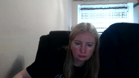 Snapshot of jenisandpeter chatting on May 2026 04:15:02 PM JenisAndPeter online show from May 2026 04:15:02 PM