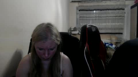 Snapshot of jenisandpeter chatting on May 2026 06:12:02 PM JenisAndPeter online show from May 2026 06:12:02 PM
