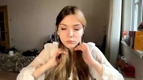 Hey EveryoneIm Kimi  Glad to see you in my room We almost hit 10 Thumb up in one day   online show from February 2026 11:17:01 AM