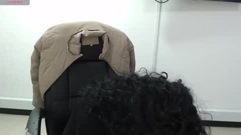 jenn online show from September 2025 07:50:02 PM