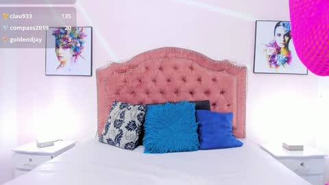 Snapshot of jenna_windsor chatting on January 2025 10:52:01 PM Jenna online show from January 2025 10:52:01 PM