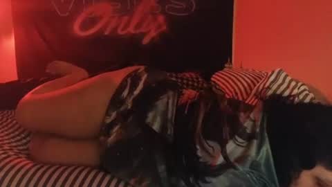 Snapshot of jennabrady chatting on June 2026 10:47:02 PM Dragon Queen. Be my Dragon -- and online show from June 2026 10:47:02 PM