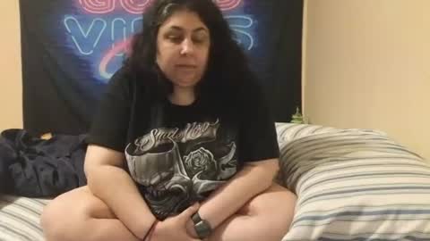 Snapshot of jennabrady chatting on June 2026 03:00:01 AM Dragon Queen. Be my Dragon -- and online show from June 2026 03:00:01 AM