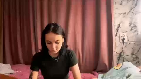 Mia online show from December 2025 11:16:02 AM