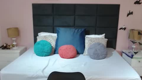 jenner_madison online show from October 2025 01:01:02 PM