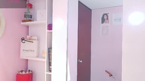 Snapshot of jenner_mills chatting on June 2026 10:01:01 PM Jenner online show from June 2026 10:01:01 PM