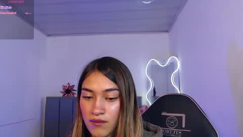 Snapshot of jenner_tay chatting on May 2026 02:53:01 AM jenner online show from May 2026 02:53:01 AM