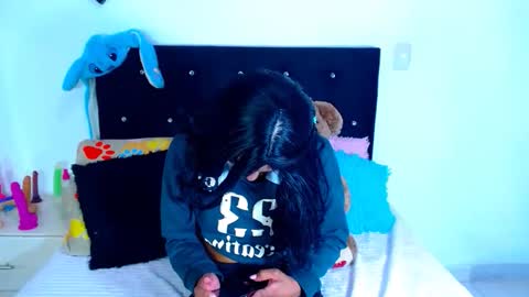 jenn online show from December 2025 03:23:01 AM