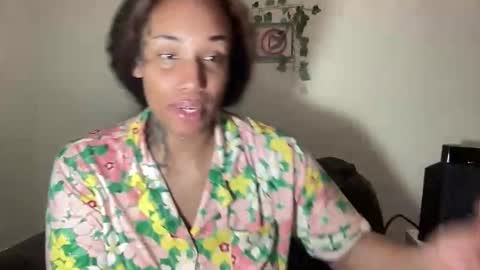 Snapshot of jenni_cash chatting on October 2025 06:50:02 AM Mistress Jenni online show from October 2025 06:50:02 AM