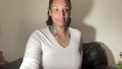 Snapshot of jenni_cash chatting on November 2025 08:04:01 AM Mistress Jenni online show from November 2025 08:04:01 AM