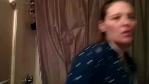 Snapshot of jennibean6996 chatting on December 2024 01:51:01 AM Jennibean6996 online show from December 2024 01:51:01 AM