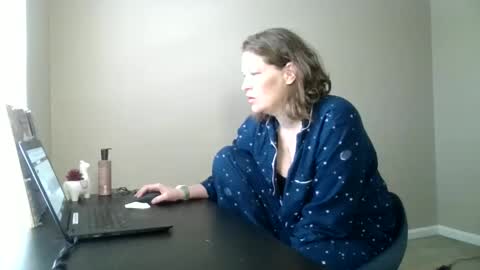 Snapshot of jennibean6996 chatting on January 2025 01:58:02 PM Jennibean6996 online show from January 2025 01:58:02 PM