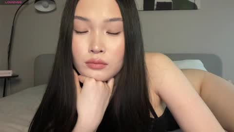 Snapshot of jennie_yung chatting on April 2026 10:37:02 PM jennie_yung online show from April 2026 10:37:02 PM