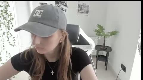 Snapshot of jenniestar chatting on June 2026 12:19:01 PM Karla online show from June 2026 12:19:01 PM