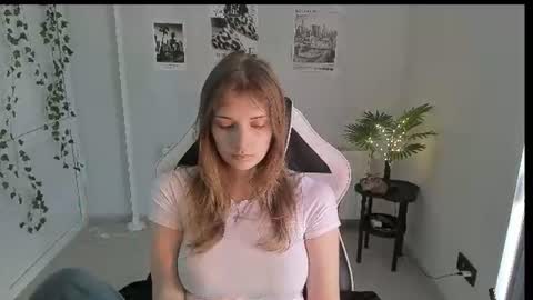 Snapshot of jenniestar chatting on July 2026 12:24:02 PM Karla online show from July 2026 12:24:02 PM