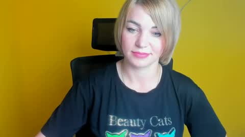Snapshot of jennifer_cuttie chatting on July 2026 11:45:02 AM Jennifer online show from July 2026 11:45:02 AM