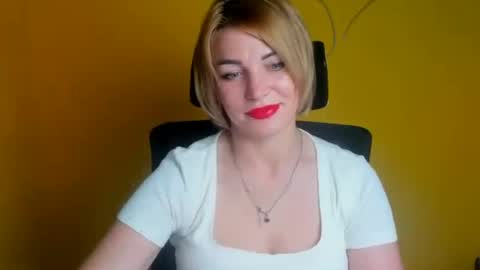Snapshot of jennifer_cuttie chatting on July 2026 12:00:02 PM Jennifer online show from July 2026 12:00:02 PM