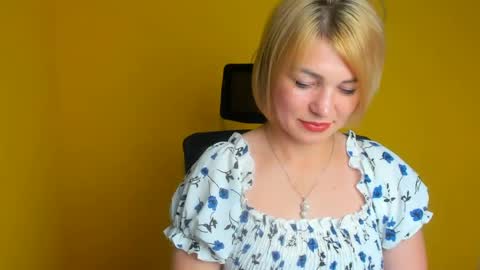 Snapshot of jennifer_cuttie chatting on July 2026 06:20:01 AM Jennifer online show from July 2026 06:20:01 AM