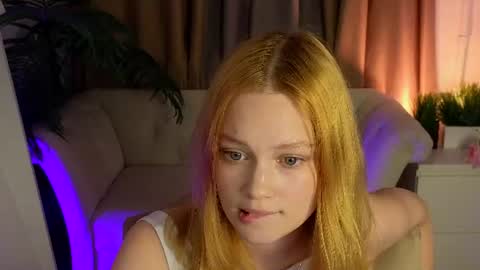 Snapshot of jennifer_shy_ chatting on June 2026 09:45:02 AM Jennifer online show from June 2026 09:45:02 AM