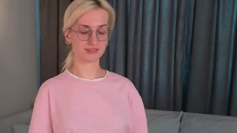 Snapshot of jenniferfox_ chatting on June 2026 06:34:01 AM Anna online show from June 2026 06:34:01 AM