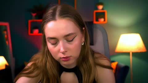 Jennifer online show from September 2025 05:36:01 PM