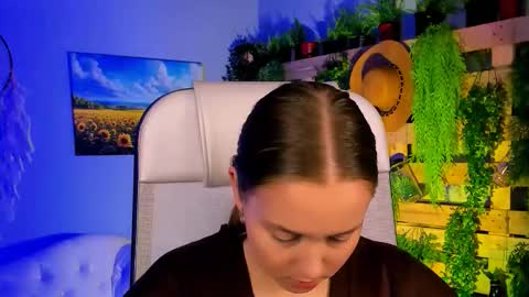 Jennifer online show from October 2025 03:13:01 PM