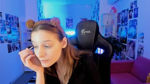 jenniferkiim online show from March 2026 02:12:02 PM