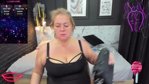 Jennifer online show from January 2025 11:17:01 PM