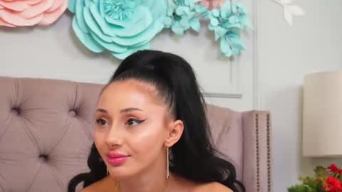 JenniferLovve online show from November 2025 05:17:01 AM