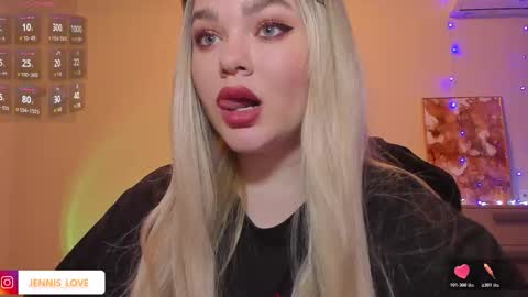 Mila online show from December 2025 02:03:01 PM