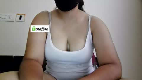 Snapshot of jennydolphin chatting on June 2026 04:13:01 AM Jenny online show from June 2026 04:13:01 AM