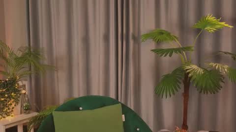 Snapshot of jennyfer_me chatting on February 2026 12:31:01 PM jennyfer_me online show from February 2026 12:31:01 PM