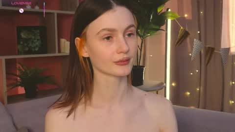 Snapshot of jennyfer_me chatting on May 2026 02:45:01 PM jennyfer_me online show from May 2026 02:45:01 PM
