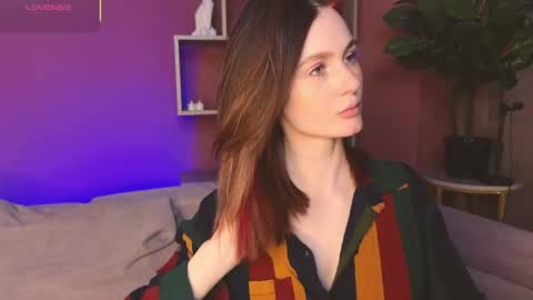 Snapshot of jennyfer_me chatting on June 2026 12:44:02 PM jennyfer_me online show from June 2026 12:44:02 PM