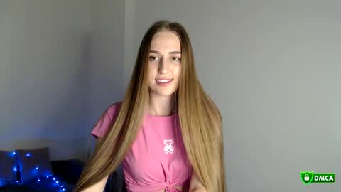 Snapshot of jennyjansen chatting on November 2025 01:22:01 PM The Flower Power Models online show from November 2025 01:22:01 PM