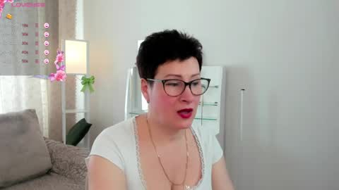 Snapshot of jennymons chatting on April 2026 08:18:01 AM Jenny online show from April 2026 08:18:01 AM