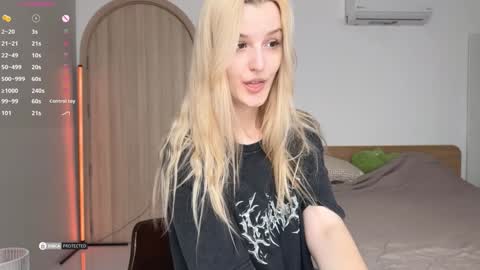 Snapshot of jennytime chatting on January 2025 08:20:02 AM Jen online show from January 2025 08:20:02 AM