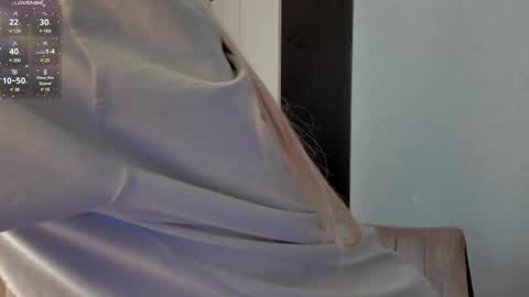 Snapshot of jeremayalove chatting on February 2025 09:42:01 AM Hi hi We are Jessie and Betti online show from February 2025 09:42:01 AM