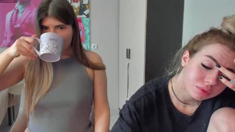 Snapshot of jeremayalove chatting on March 2025 06:24:02 AM Hi hi We are Jessie and Betti online show from March 2025 06:24:02 AM