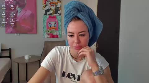 Snapshot of jeremayalove chatting on March 2025 06:04:02 AM Hi hi We are Jessie and Betti online show from March 2025 06:04:02 AM