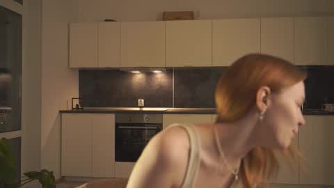 Molly online show from November 2025 04:08:01 PM